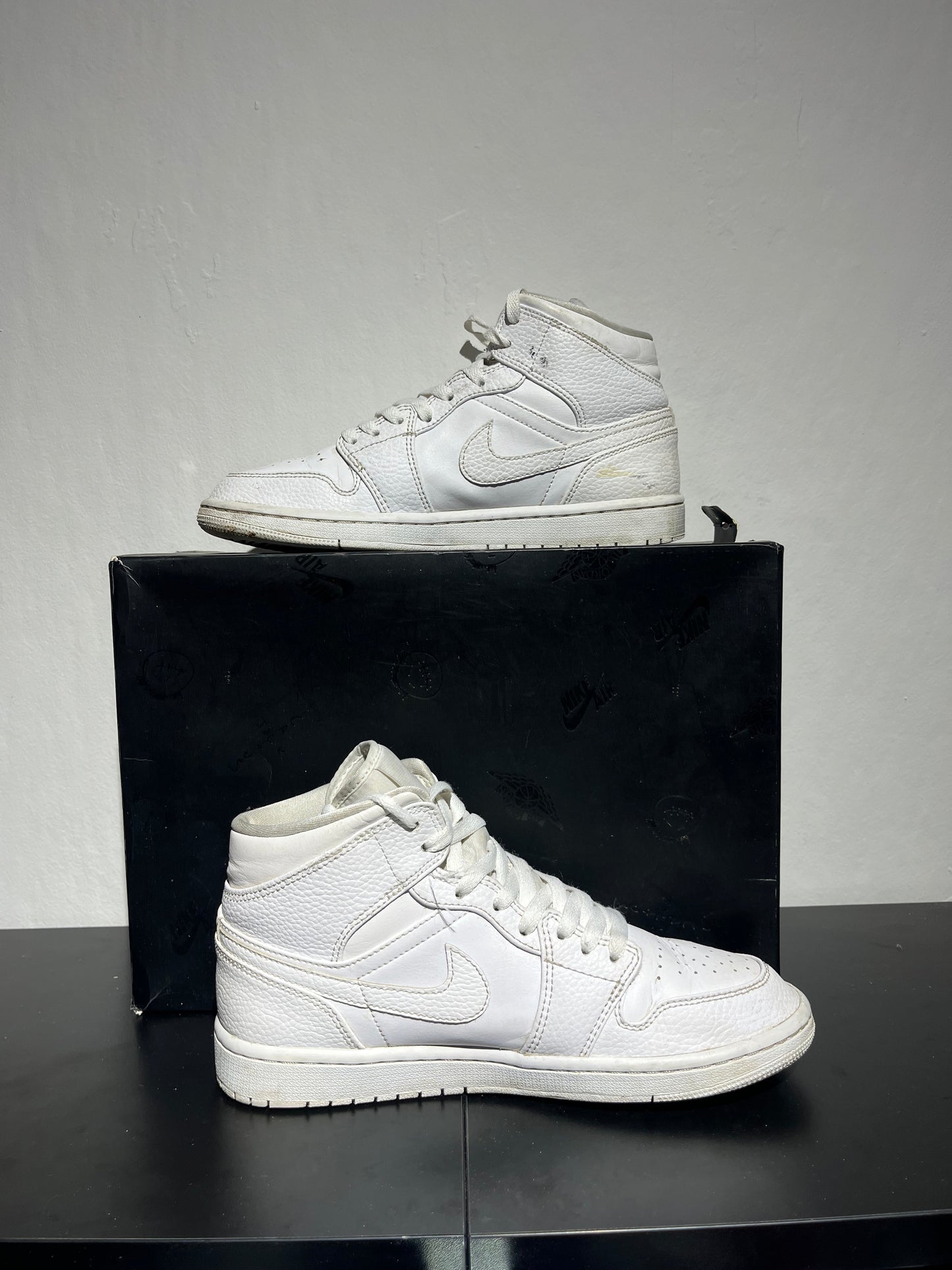 NIKE Air Jordan 1 Mid Blanc - 41