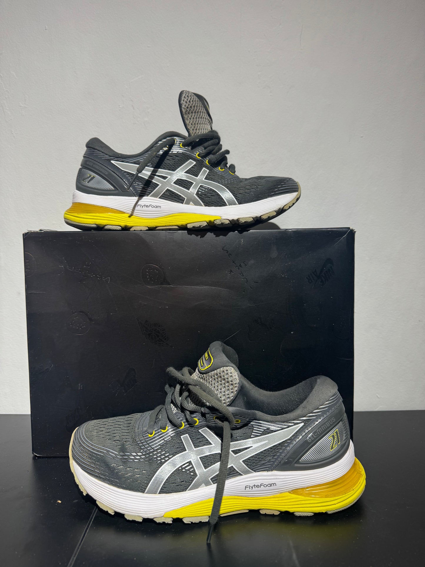 ASICS Gel-Nimbus 21 Grau/Jaune - Größe
