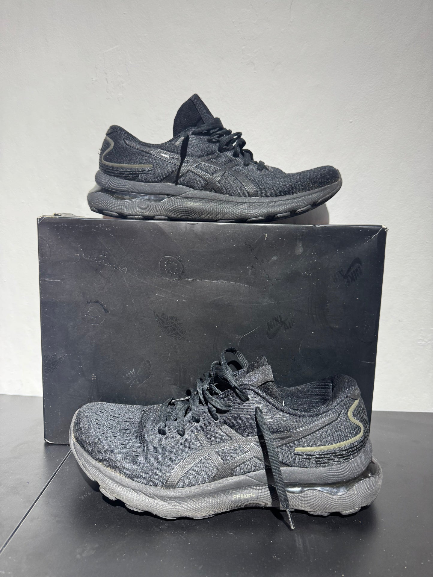 ASICS Gel-Nimbus 24 Noir/Noir - Größe