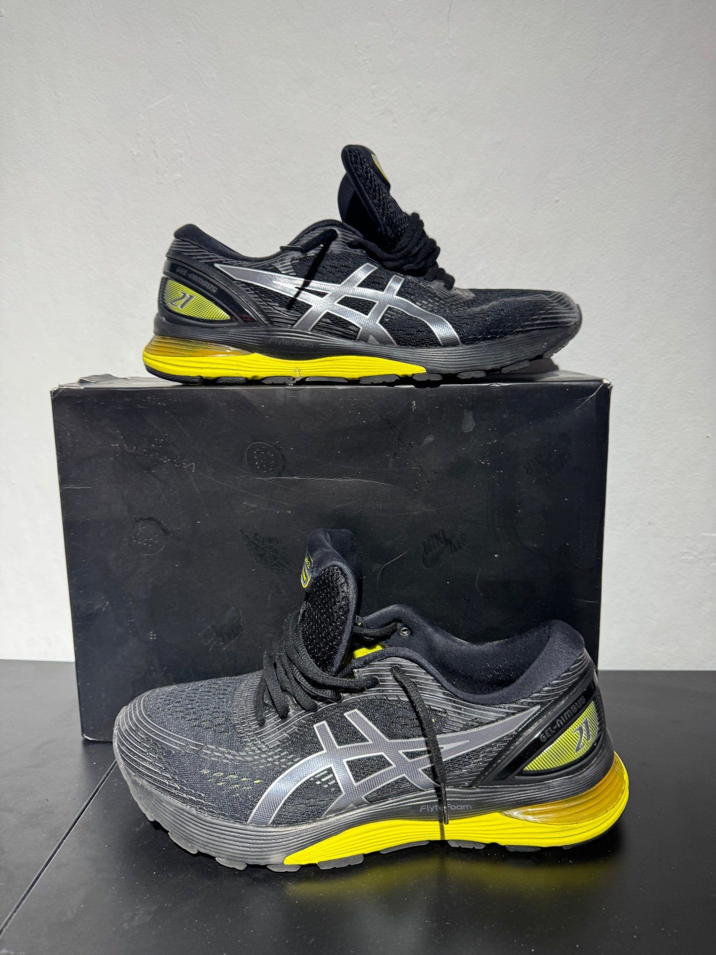 ASICS Gel-Nimbus 21 Noir/Jaune - Größe