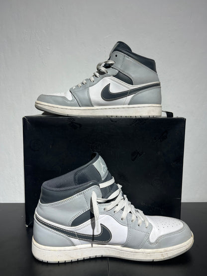 NIKE Air Jordan 1 Grau/Weiß - Größe 44